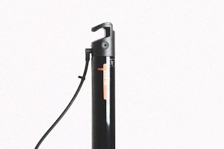 IKKE EN VANLIG SYKKELPUMPE: Vi har testet Specialized Air Tool Blast, et trykkammer for å sette opp slangeløse dekk på sykkel.  test specialized air tool blast