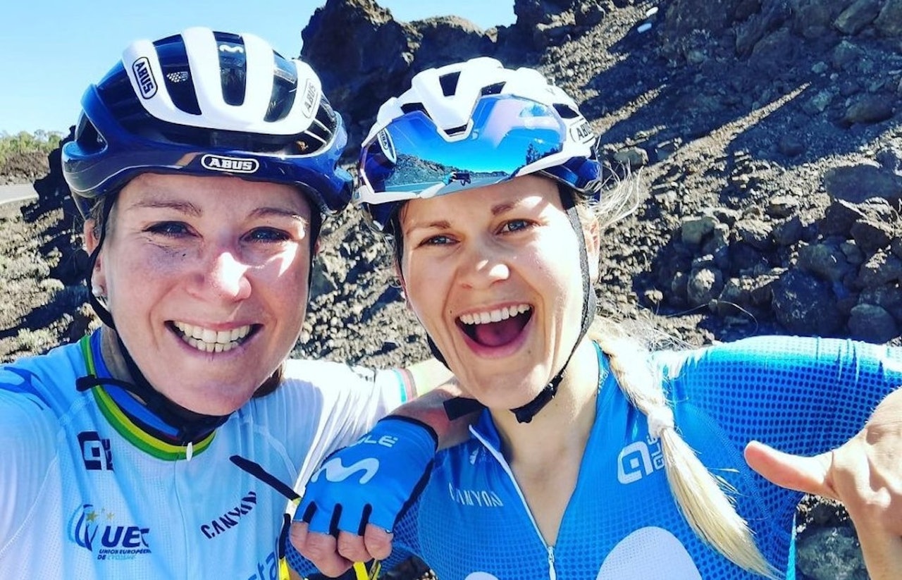 MENTOR: Annemiek van Vleuten har tatt Katrine Aalerud under sine vinger, og den norske syklisten tar til seg alt hun kan lære av verdensmesteren. Foto: Privat
