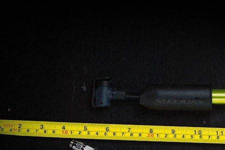 SYKKELPUMPE: Vi har testet minipumpen Syncros Boundary 2.0 HV for stisykling og terrengsykling test minipumpe syncros