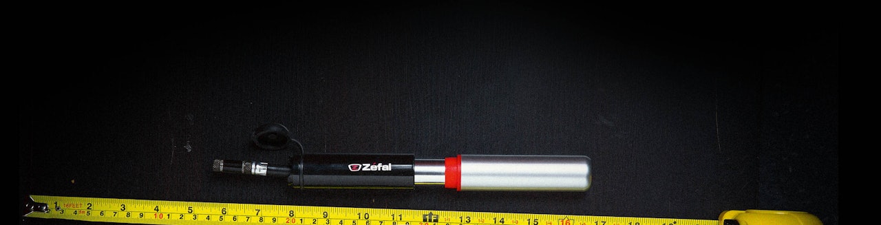 SYKKELPUMPE: Vi har testet minipumpen Air Profil fra Zefal til stisykling og terrengsykling. test zefal sykkelpumpe minipumpe