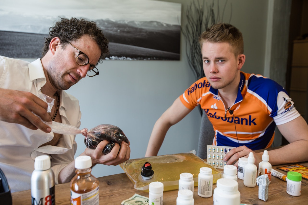 PREPARATFEST: Ikke vær så redd for piller da mann! Foto: Christian Nerdrum. PREPARATFEST: Ikke vær så redd for piller da mann! Foto: Christian Nerdrum.