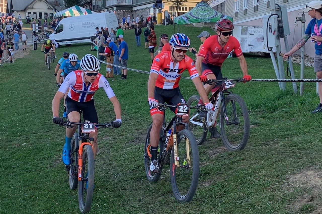 Erik Hægtad avsluttet verdenscupen 2019 med niendeplass i eliteklassen, i sin første sesong på øverste nivå. Her ved siden av Sebastian Fini fra Danmark (22). Foto: Eddy Knudsen Storsæter erik hægstad beste resultat verdenscup snowshoe usa