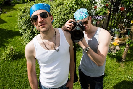 DET GLADE 90-TALLET: Ja da så vi slik ut. Men hvorfor? Foto: Christian Nerdrum.  DET GLADE 90-TALLET: Ja da så vi slik ut. Men hvorfor? Foto: Christian Nerdrum.