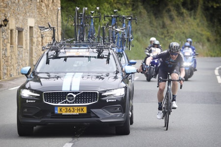 I BRUDD: Her forsøker Andreas Leknessund å gå i brudd på den andre etappen av Baskerland rundt. Fredag, på den femte etappen, lykkes han. Foto: Cor Vos