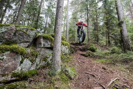 FETEN: Kristoffer Kippernes klemmer ut et dropp syklister av Årvoll nok vil kjenne igjen. Bilde: Christian Nerdrum fatbike tips fatbikefeber