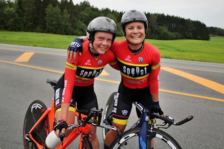 TIL DROPS: Elise Marie Olsen og Emilie Moberg, begge fra Halden CK, har begge skrevet kontrakt med det britiske UCI-profflaget DROPS for 2020. Foto: Bjørn A. Olsen
