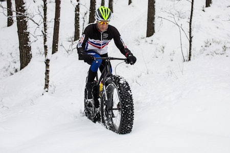 BELTEVOGNEN: Det finnes ingen annen sykkel med større dekk enn denne prototype-sykkelen til Espen Wethe. Om det funker? Jepp. Bilde: Christian Nerdrum fatbike fatbikefeber