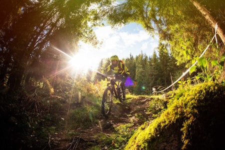 Også i år blir det fire etapper i Hakadal Enduro. Men det er alt som er likt som i fjor. Foto: Kristoffer Kippernes