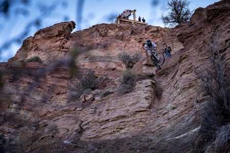 SKADET I RAMPAGE: Brage Vestavik har krasjet og skadet seg under trening foran fredag kvelds Red Bull Rampage. Foto: Christian Pondella / Red Bull Content Pool BRage Vestavik red bull rampage