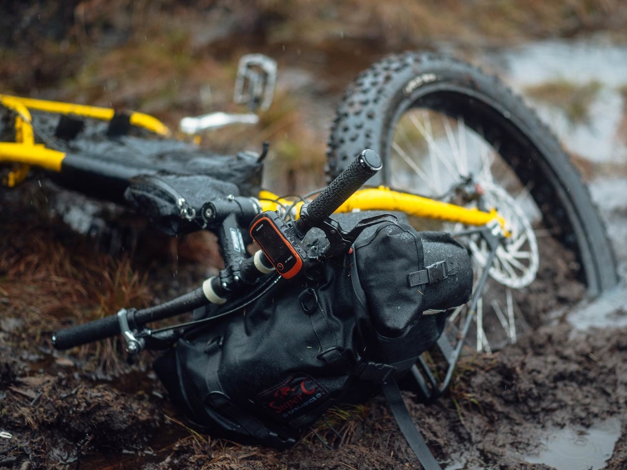BARE KOM DEG UT: Sykling kan gjøres veldig innviklet og komplisert. Eller veldig, veldig enkelt. Foto: Mikkel Soya Bølstad. BARE KOM DEG UT: Sykling kan gjøres veldig innviklet og komplisert. Eller veldig, veldig enkelt. Foto: Mikkel Soya Bølstad.