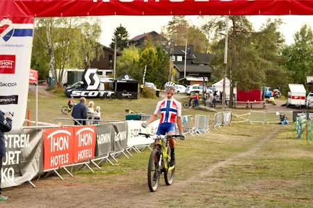 BEST TROSS TRYN: William Høines Larsen tok seieren i NC-avslutningen på Langsetløkka på overbevisende måte. Foto: Øyvind Aas William Høines Larsen