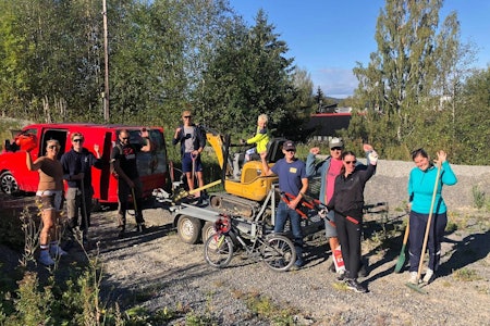 DUGNAD: I løpet av sommeren er det lagt ned et stort antall dugnadstimer, og nå begynner Nylendlia, den nye sykkelparken i Lillestrøm, å ta form. Foto: Terje Solberg Nylendlia den nye sykkelparken i Lillestrøm