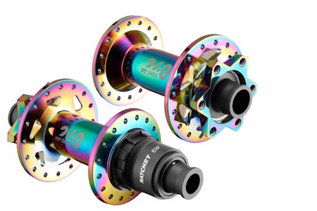 DT 240 OIL SLICK: Disse navene kommer det ikke til å bli laget mange av. Foto: DT Swiss dt swiss 240 oil slick nav oppgradering