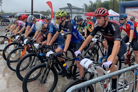 VÅTT OG TUNGT: Det ble tøft for de norske rytterne i Karl XII-rittet, som hadde både UCI- og Norgescupstatus i år. Foto: Cathrine Tubaas Glende Karl XII-rittet 2021