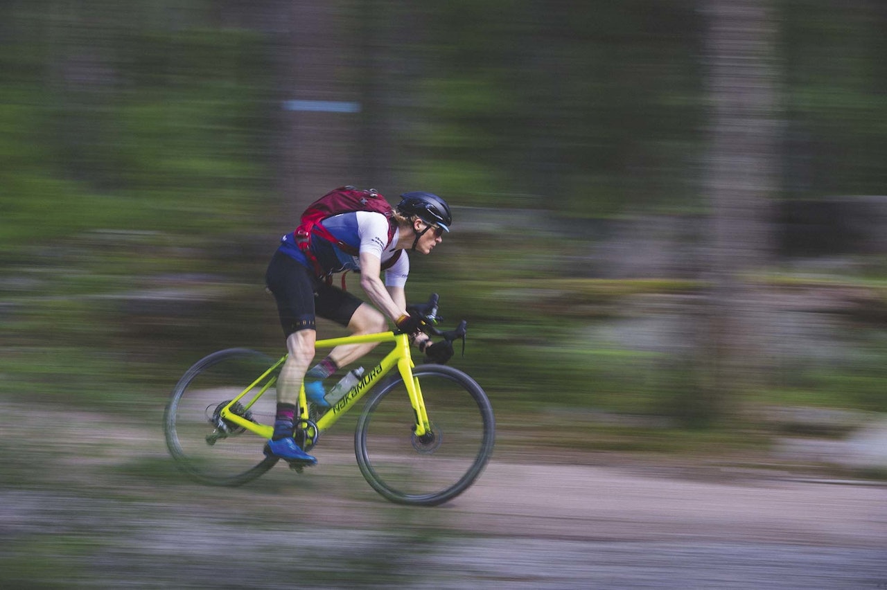 NED I BUKKEN: Øyvind Aas ligger i trening mot Birken - med bukkstyresykkel. Foto: Kristoffer H. Kippernes birken bukkestyre landeveissykkel