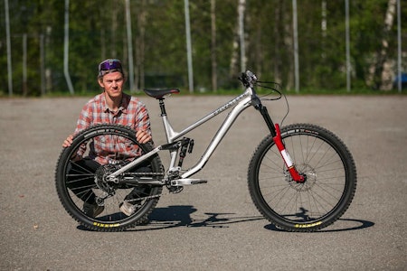 SELVBYGD: Bendik Stephan har selv komponert sin Privateer 161. Foto: Svenn Fjeldheim privateer endurosykkel norge