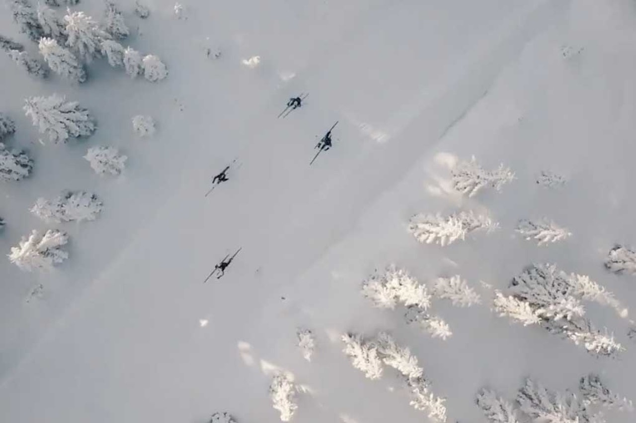 TRENER PÅ SKI: Syklistene på NTG tar treningen utendørs. Foto: Leo Solland ntg lillehammer trening ski