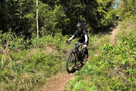 SOSIALT: Å sykle sammen med andre likesinnede er mye av moroa med stisykling. Foto: Julia Hamre stisykling ringebu