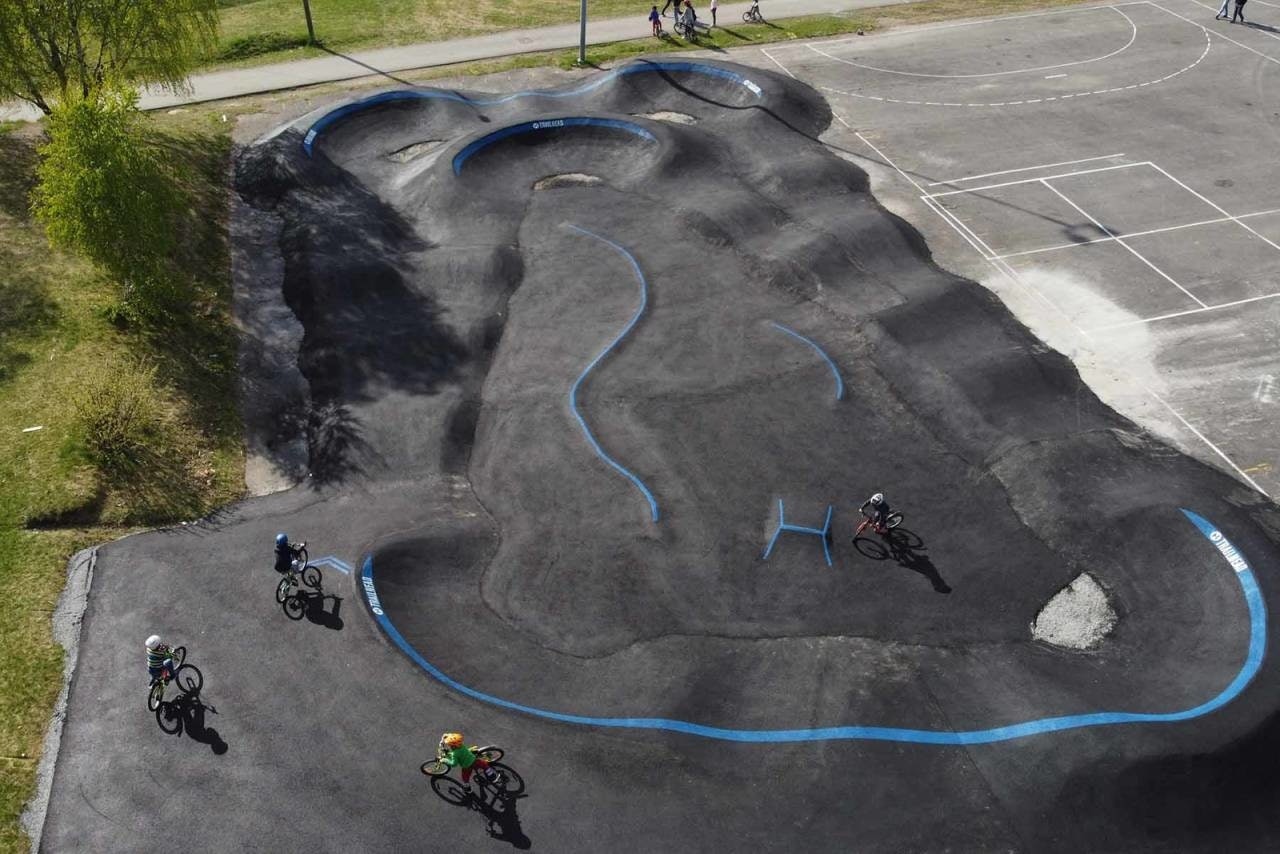 Foto: Trailhead Nesbyen pumptrack skien stigeråsen sykkelpark