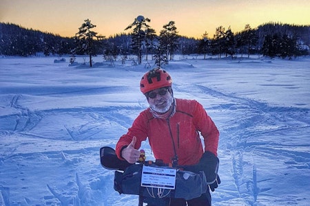 KJØLIG: Magnus Lindaas var en av mange nordmenn som deltok på helgas Fat Viking Global Edition. Han melder om under 20 kuldegrader i Drammensmarka, og delte derfor sine 150 kilometer på to dager. Foto: Privat Fat Viking Global Edition Magnus Lindaas