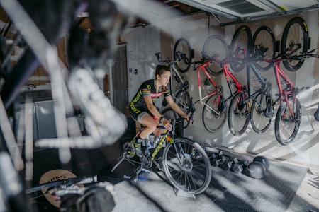 HVA SKJER NÅ? Inntil videre er det trening som gjelder for Kate Courtney - OL er langt der fremme. Foto: Scott kate courtney OL utsatt