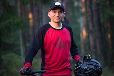 PSYKKELOG: Syklende psykolog Emil Carlson kan fortelle oss hvorfor vi blir redde og hvilken funksjon denne følelsen har. Foto: Christian Nerdrum PSYKKELOG: Syklende psykolog Emil Carlson kan fortelle oss hvorfor vi blir redde og hvilken funksjon denne følelsen har. Foto: Christian Nerdrum