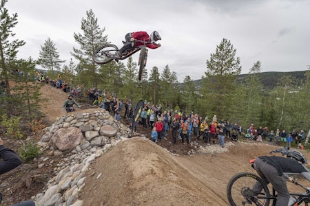 RÅ SYKLING: Det ble mye rå sykling festa til minnebrikkene i helga, her kan du se noe av det. Foto: Ola Mattson b-rage invitational brage vestavik