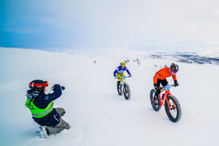 SKAIDI FATBIKE: Klassikeren på Skaidi er tilbake på terminlista i år. Her fra 2019, da rittet fungerte som uoffisielt NM i fatbike. Foto: Rino Engdal Skaidi fatbike 2019