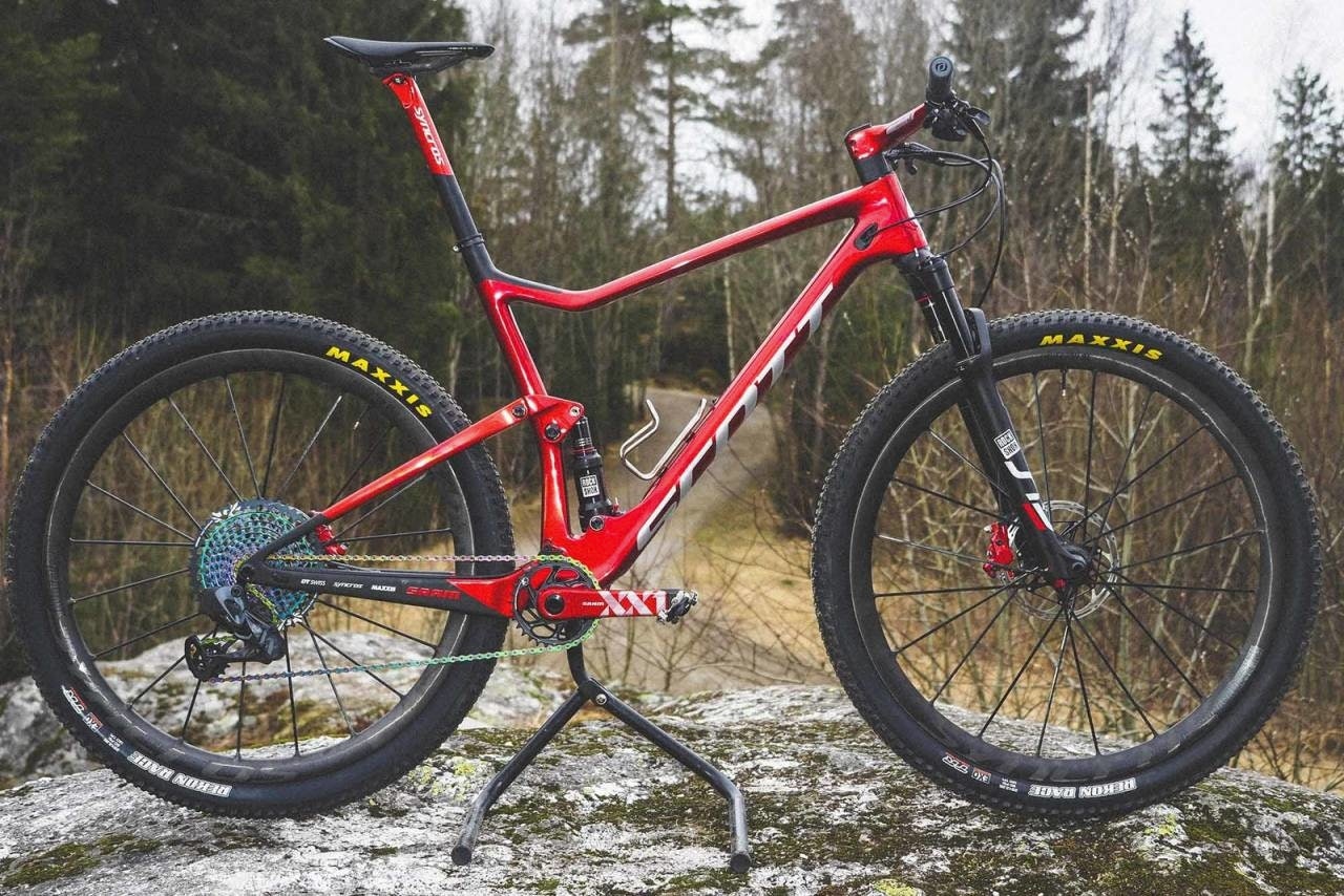 POPULÆR: Sykler som skinner sånn i sola fenger øyet. Da vi skrev om Ole Christian Fagerli sin Scott Spark, klikket mange seg inn og leste. Foto: Ole Christian Fagerli mest lest scott spark april terrengsykkel