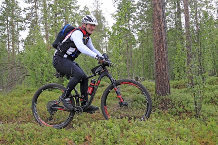 800 KILOMETER: Leif Arne Bongo (54) drømte om å bli første rytter til å sykle alle tre distansene i Offroad Finnmark i ett jafs. Foto: Offroad Finnmark  Leif Arne Bongo (54) drømte om å bli første rytter til å sykle alle tre distansene i Offroad Finnmark