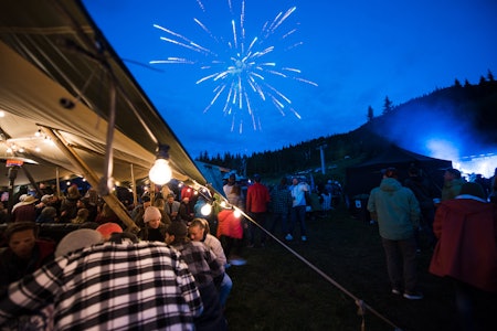 Hillbilly Huckfest feiret tiårsjubileet på flere måter i løpet av festivalhelga, inkludert fyrverkeri på lørdag kveld. Foto: Håvard Brennhovd