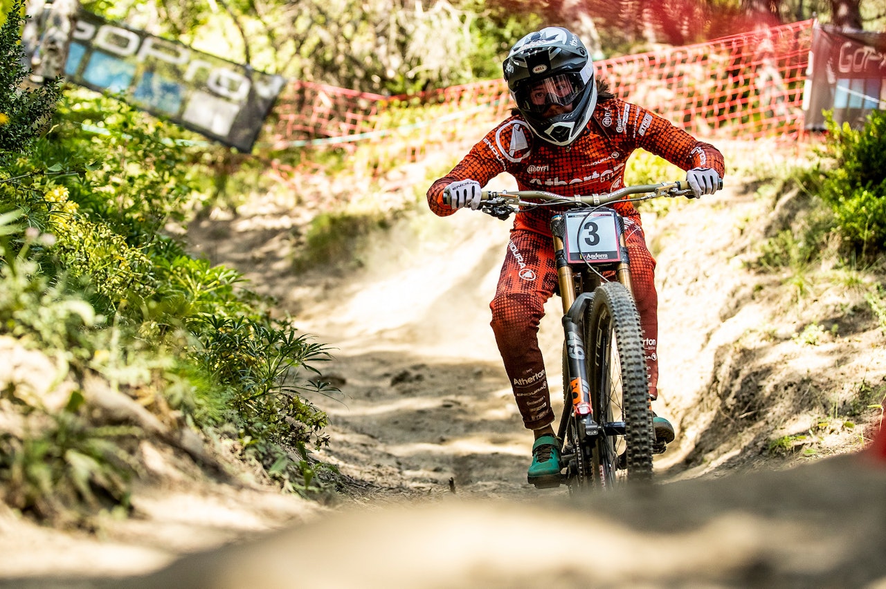 Mille Johnset på vei til sin fjerde pallplass i utforverdenscupen, der helgas runde gikk i Vallnord i Andorra. Foto: Sven Martin Mille Johnset på vei til sin fjerde pallplass i utforverdenscupen, der helgas runde gikk i Vallnord i Andorra. Foto: Sven Martin