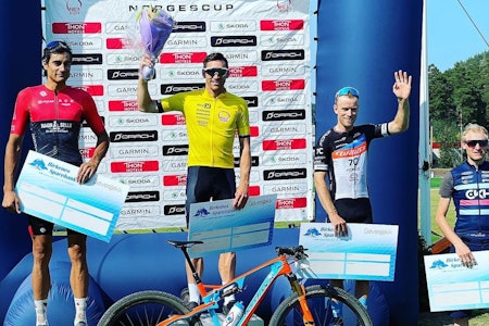 VANT NORGESCUPÅPNINGEN: Vidar Mehl vant spurtoppgjøret om pallen på Å i Heiane, mens Marius Fjeld (til venstre) ble nummer to, Ole Hem nummer tre og Lars Granberg (helt til hyre) nummer fire. Foto: Helene Haugland Vidar Mehl vant spurtoppgjøret om pallen på Å i Heiane