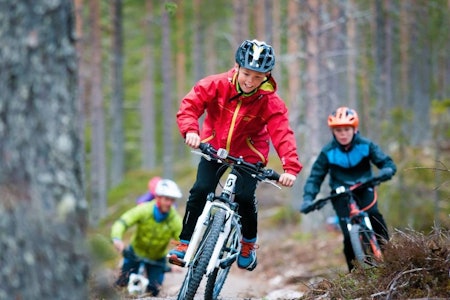 FLERE PLASSER: Terrengsykkelcampen har tidligere blitt utsolgt på kort tid, nå utvides den med flere plasser for ivrige barn som vil sykle. Foto: Destinasjon Trysil terrengsykkelcamp barn ungdom trysil 2021
