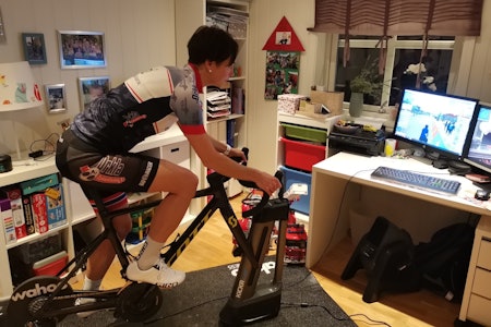 Borghild Løvset er en av de som nå sykler flittig innendørs. Hun skal også representere Norge i tidenes første Zwift-VM 9. desember. Foto: Kristian Tokle Borghild Løvset Zwift