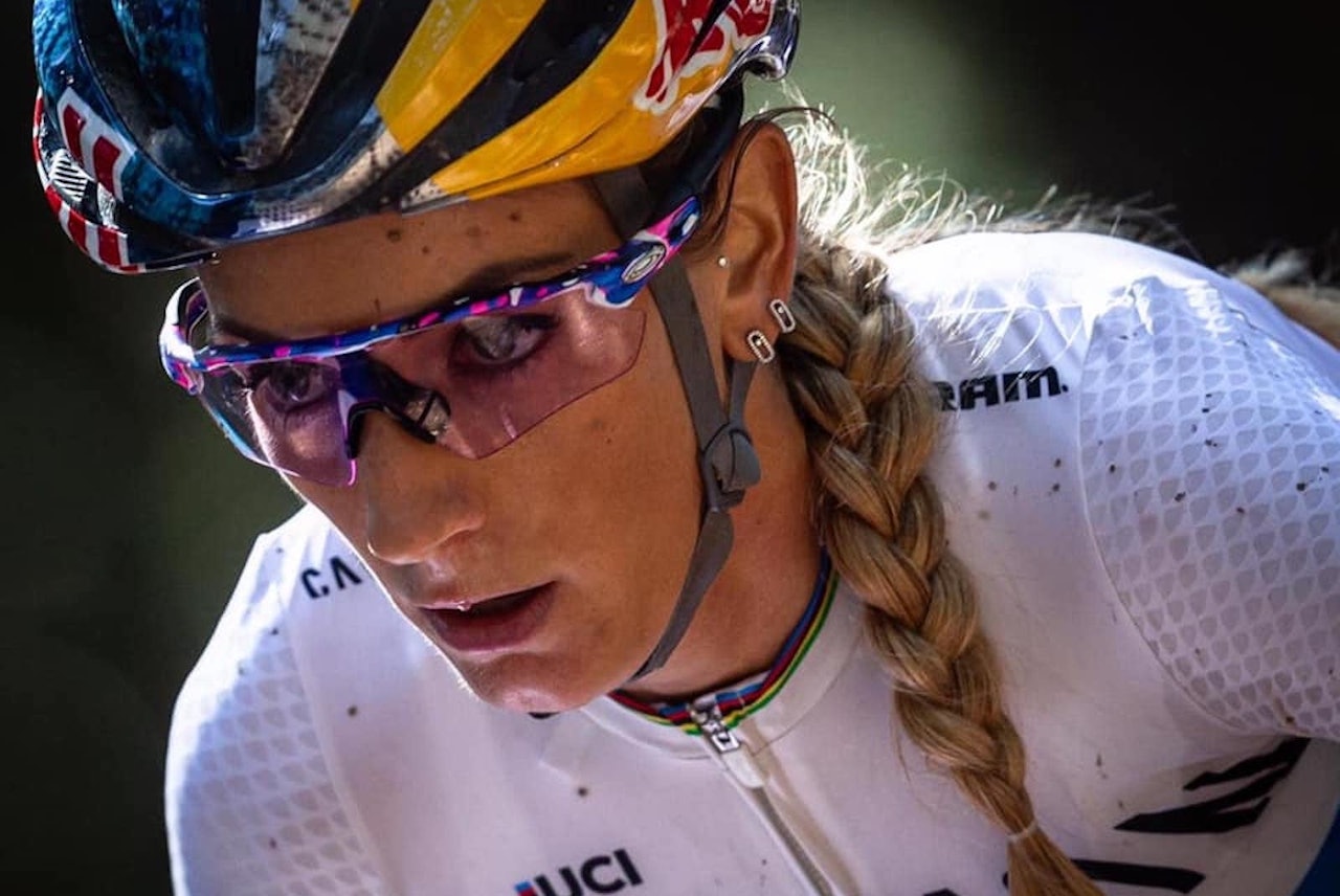 KORTBANESEIER: Pauline Ferrand-Prevot vant kortbanerittet under verdenscupen på hjemmebane i Les Gets i Frankrike fredag kveld. Foto: UCI Pauline Ferrand-Prevot vant kortbanerittet under verdenscupen på hjemmebane i Les Gets