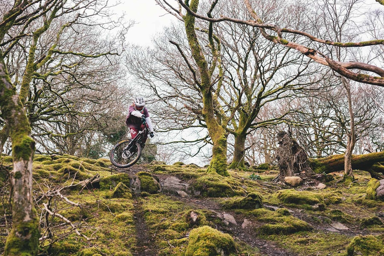 TILBAKE FORAN KAMERA: Brage Vestavik viser sykkelferdighetene i ny film. Foto: Misspent Summers brage vestavik