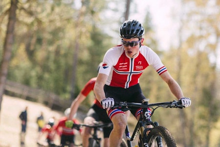 NM-GULL: Erik Hægstad forsvarte NM-trøya i årets mesterskap, som gikk på Veldre Sag i kveld. Foto: Kristoffer H. Kippernes Erik Hægstad forsvarte NM-trøya 2021