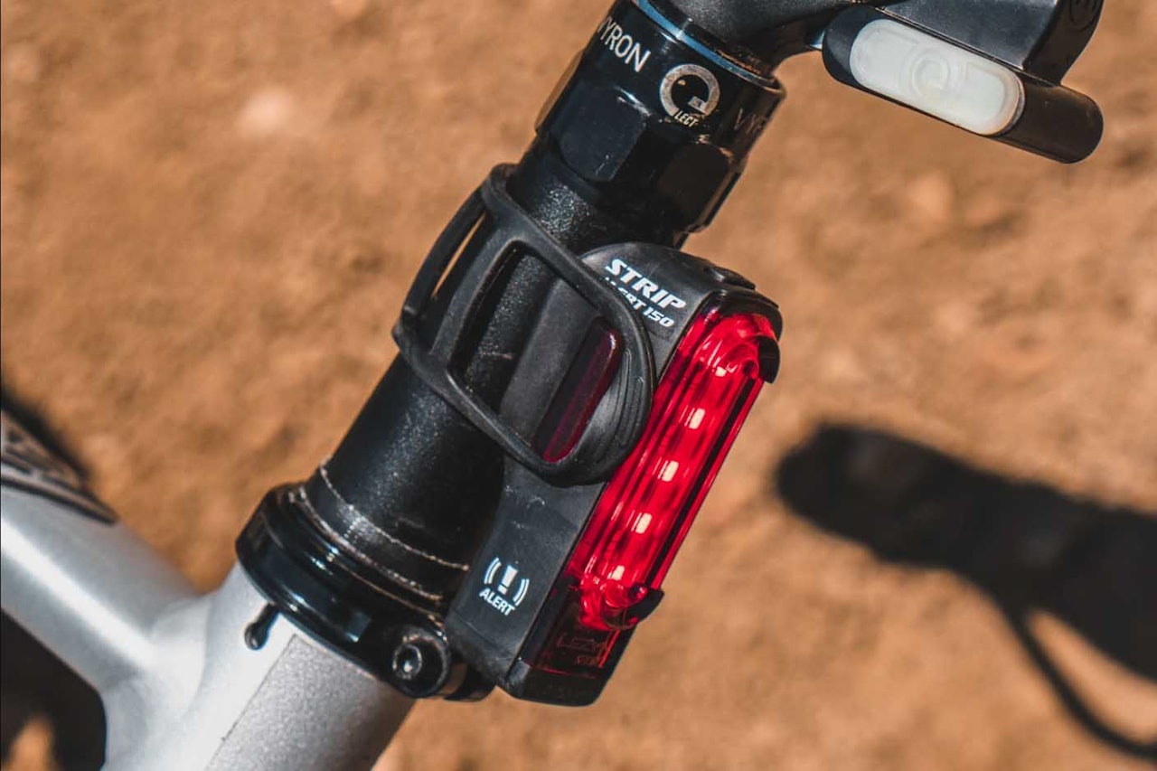 SKAL GJØRE DEG TRYGGERE: De nye lyktene fra Lezyne skal gjøre det mer tydelig for medtrafikanter når du bremser med sykkelen din. Foto: Lezyne lezyne sykkellykt alert technology