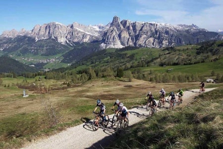 SPEKTAKULÆRT: Ole Hem ble nummer 17 i det 86 kilometer lange Hero Sudtirol Dolomites, som er andre ritt i UCIs nye maraton-verdenscup. Foto: Wilier Force 7C sykkelritt ole hem