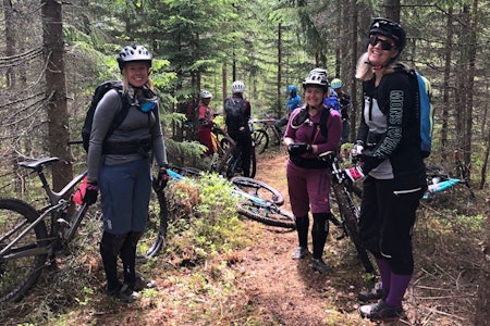 Jo flere, jo bedre: Drammen Enduro lanserte et jenteprosjekt med håp om å få 30 medlemmer til gruppa. Nå er de over 120. Foto: Linda Lønmo Jo flere, jo bedre: Drammen Enduro lanserte et jenteprosjekt med håp om å få 30 medlemmer til gruppa. Nå er de over 120. Foto: Linda Lønmo