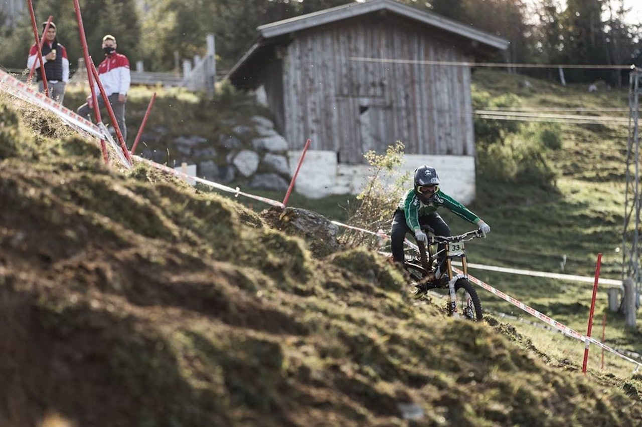 Oisin O'Callaghan fra Irland vant juniorguttas utforfinale under VM i terrengsykling i Østerrike. Foto: Isac Paddock Oisin O'Callaghan juniorguttas utforfinale under VM 2020