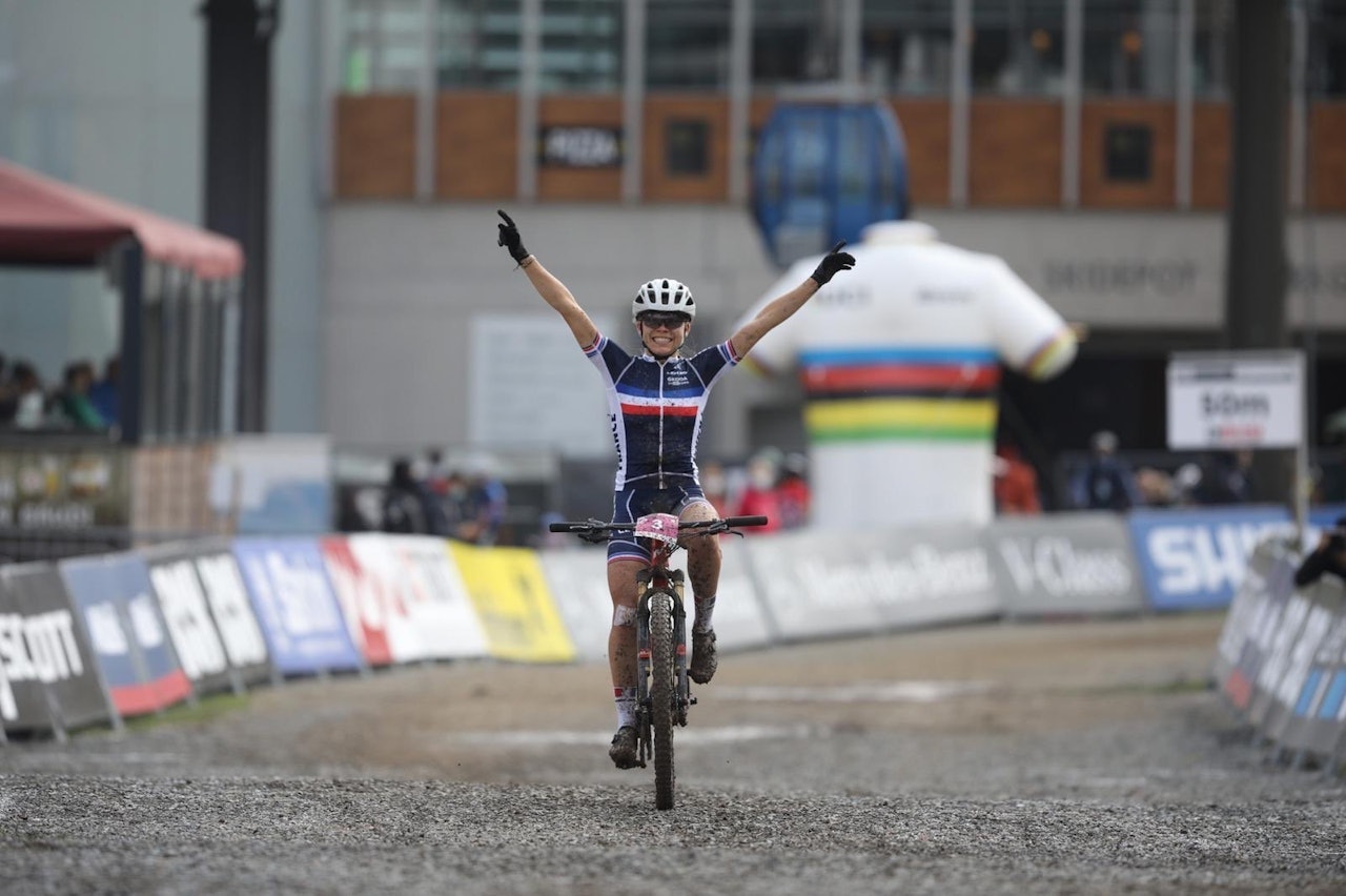 Loana Lecomte fra Frankrike vant U23-VM i Leogang i Østerrike. Foto: UCI Loana Lecomte vant U23-VM 2020