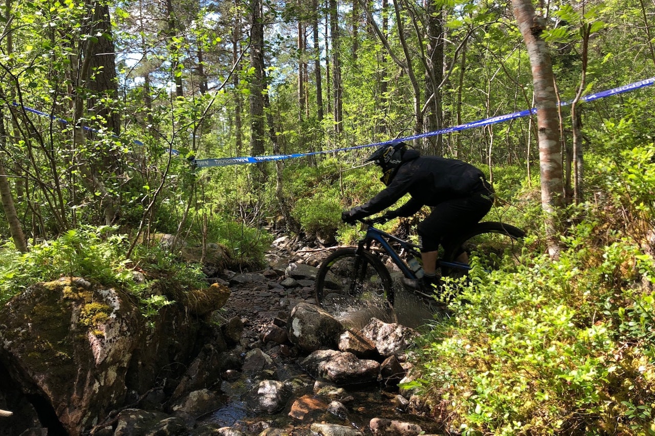 Premiereutgaven av Molde Enduro bød på frodige forhold. Foto: Anette Røssum Bastnes Premiereutgaven av Molde Enduro bød på frodige forhold. Foto: Anette Røssum Bastnes
