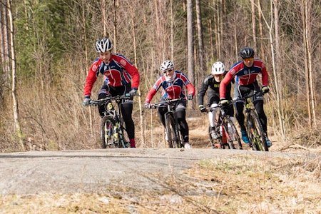 LØØØYPE!! Rittklar sitt ekspertpanel og Øyvind Aas (en mann i 40-åra) i spurtoppgjør. Det blir ikke pent. Foto: Christian Nerdrum LØØØYPE!! Rittklar sitt ekspertpanel og Øyvind Aas (en mann i 40-åra) i spurtoppgjør. Det blir ikke pent. Foto: Christian Nerdrum