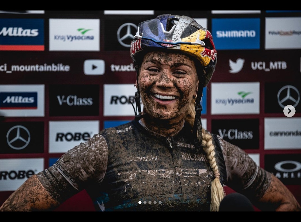 NY STJERNE: Evie Richards har to vm-gull i U23 i cyclocross. Nå leder den 23 år gamle briten verdenscupen i terrengsykling. Evie Richards Nove Mesto