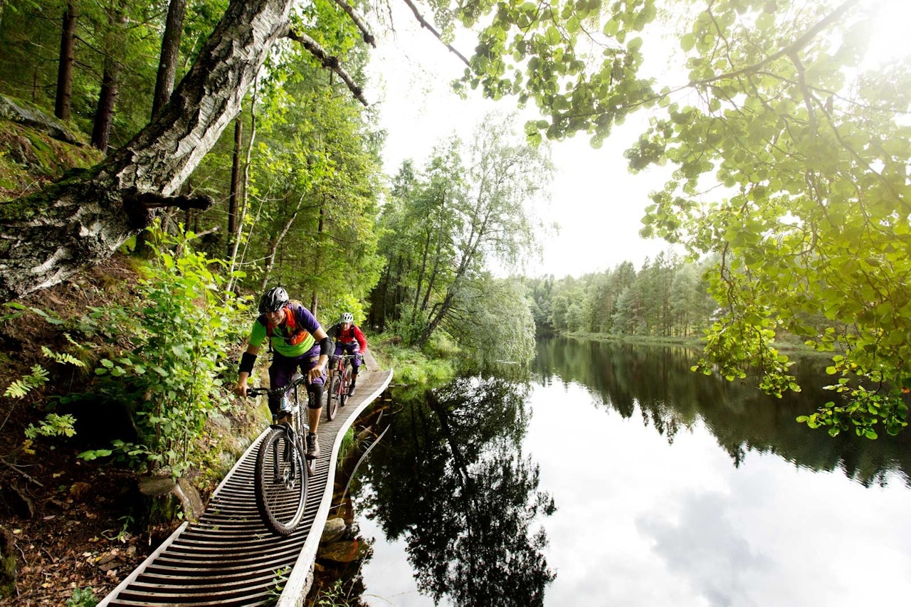 PÅ HJEMMEBANE: Jan Fasting er glad i å reise, men er virkelig i sitt ess hjemme i Tungvektern, løypa han har vært med å bygge, i Arendal. Foto: Kristoffer H. Kippernes. jan fasting tungvekteren