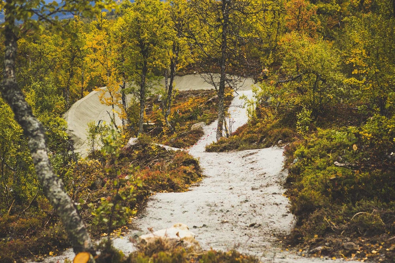 DOSERINGSHIMMEL? Antallet doseringer i Hallingdal har skutt i været de siste årene, og den nye stien på Geilo blir en sterk bidragsyter. Foto: Kristoffer H. Kippernes ny sti geilo vestlia