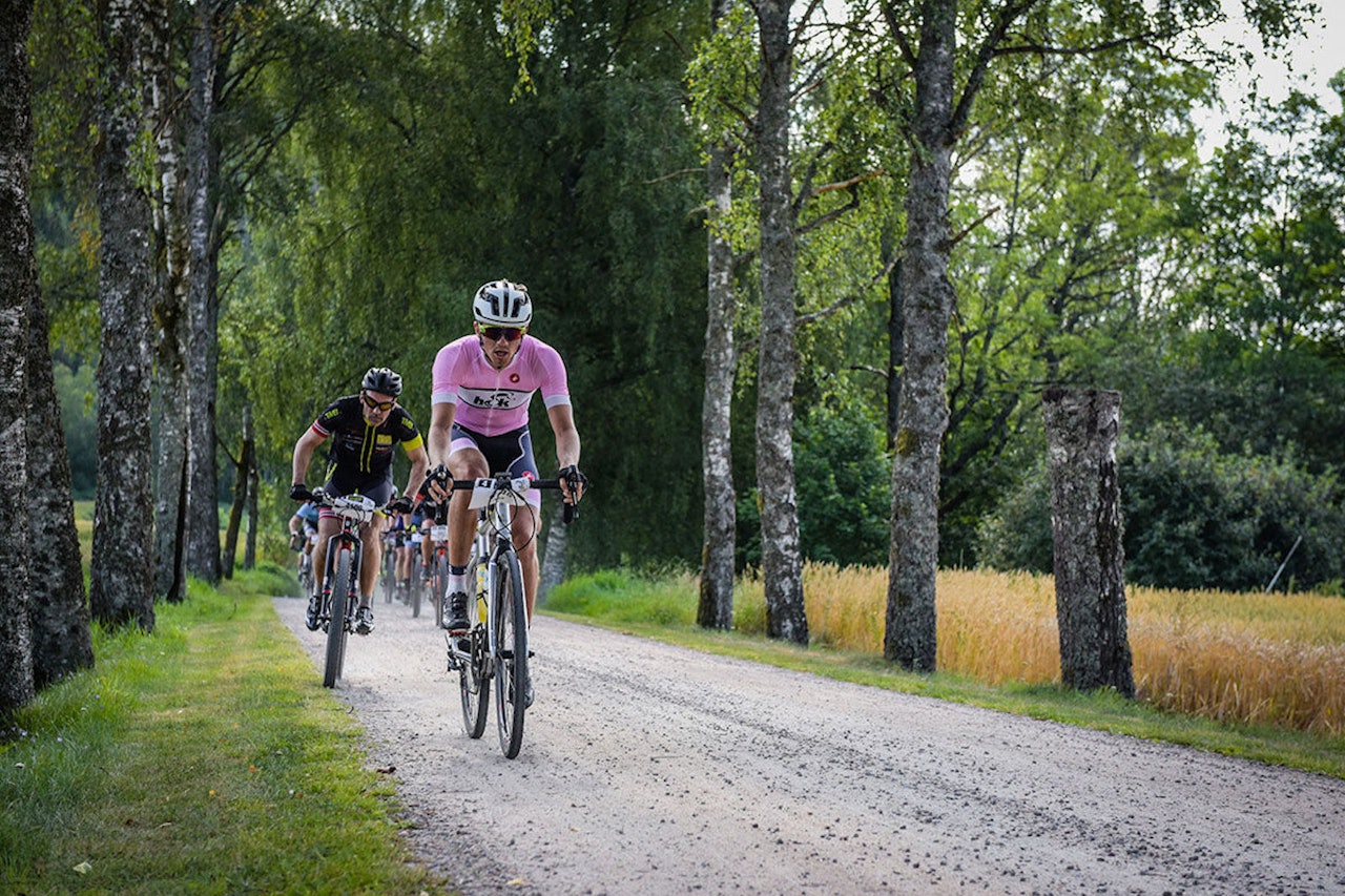 Testrytterne som syklet Grenserittet med bukkestyre i år gir tommel opp for egen allroadklasse fra 2020. Foto: Sportograf.com Testrytterne som syklet Grenserittet med bukkestyre i år gir tommel opp for egen allroadklasse fra 2020. Foto: Sportograf.com