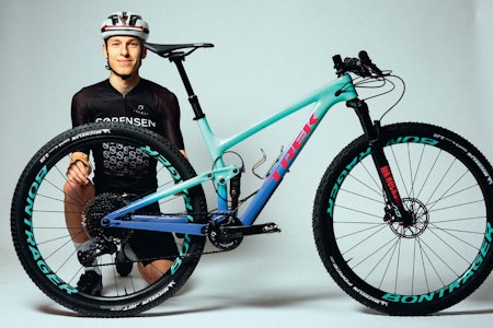 SYNLIG I FELTET: Med friske fargevalg blir Johannessen-tvillingene, her representert ved Tobias, lett å få øye på i sesongens ritt. SYNLIG I FELTET: Med friske fargevalg blir Johannessen-tvillingene, her representert ved Tobias, lett å få øye på i sesongens ritt.